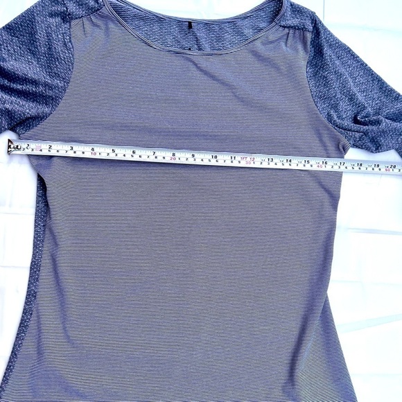 Prana women's blue white striped print stretch short-sleeved t-shirt Sz S - Picture 3 of 5